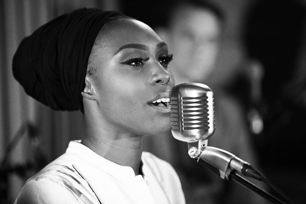 Laura-Mvula_MR2A8730.b-w