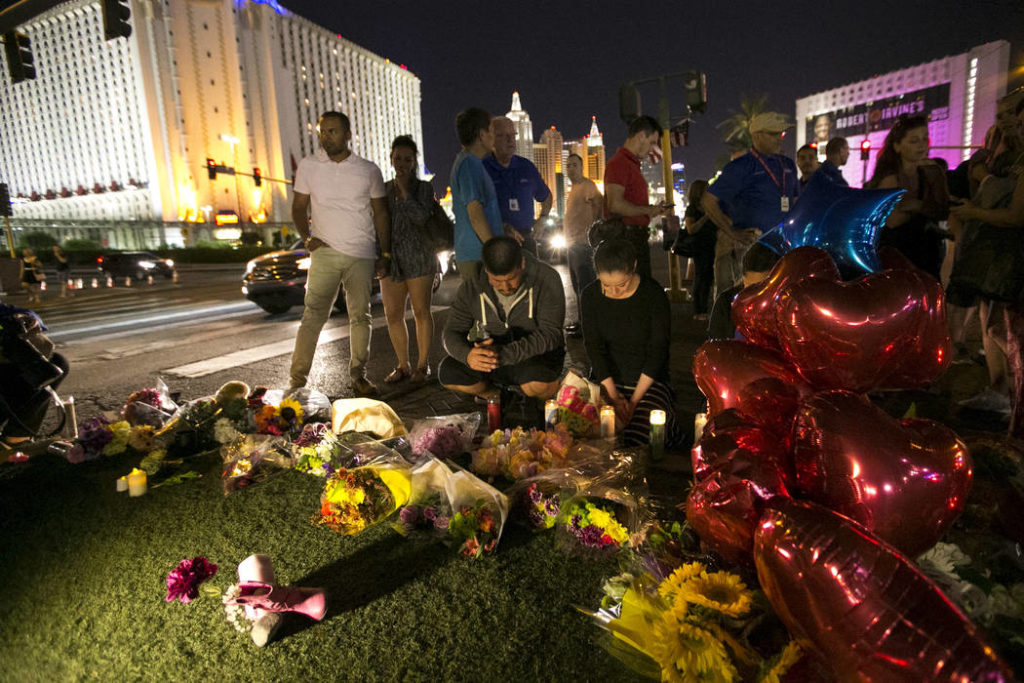 9349349_web1_lasvegasstripvigil-oct04-17_10032017_rb_010